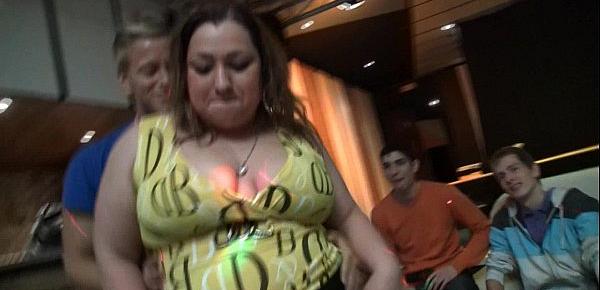  Plumper takes off her clothes at bbw party